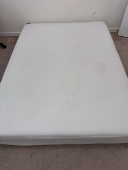 Queen Matress- Lucid brand