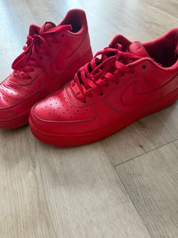 Size 11 men’s shoes Air Force 1s