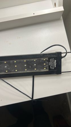 Aqueon Led light  for 30-36In
