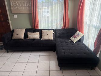 Black Sectional & Matching Accent Chair Set