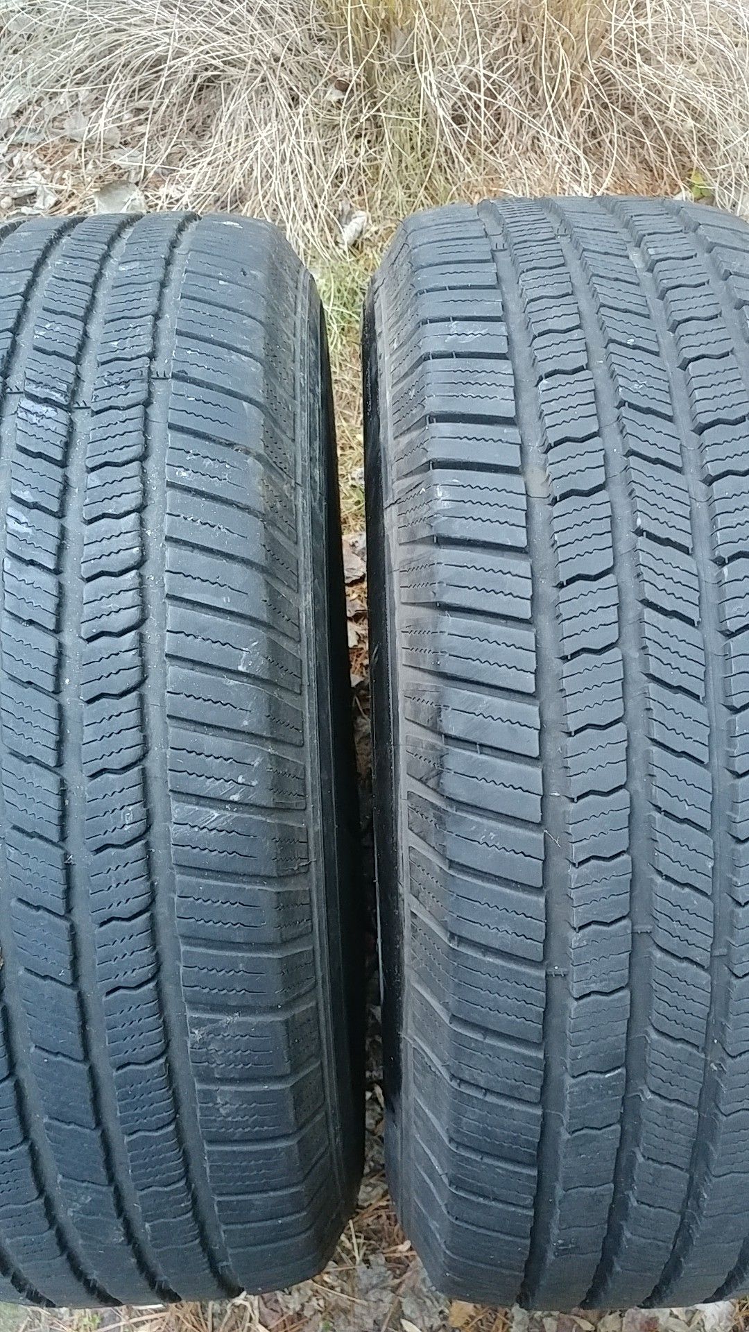 265 70 17 set of 2 used Michelin defender