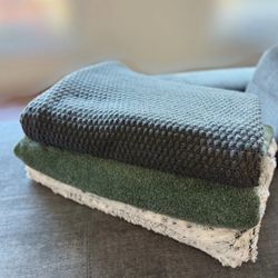 Throw Blankets - set of 4