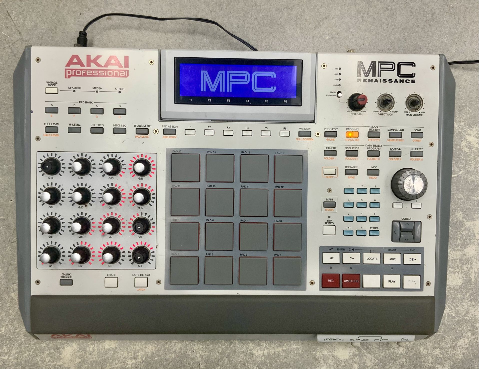 Akai Professional MPC Renaissance Digital Music Production Controller AP-MPC Sequence Sampler Audio Interface Music Audio Sound Studio  