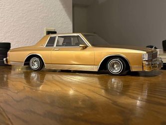 Lowrider RC car red at