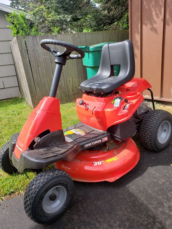 2020 Craftsman 30" riding mower/lawn tractor + grass bag for Sale in