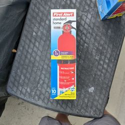 NEW First Alert Standard Home Fire Extinguisher Commercial Grade 