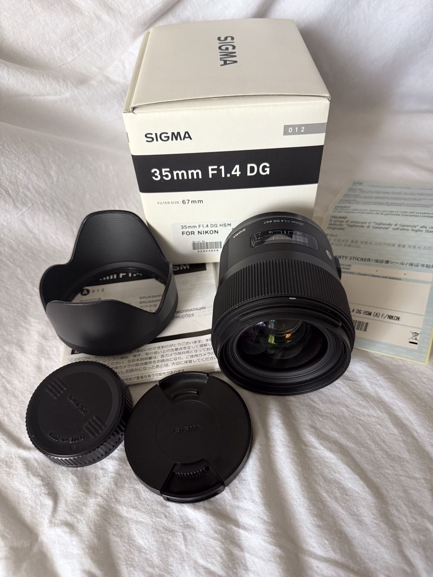 Sigma Nikon 35mm f1.4 DG Lens"mint condition"