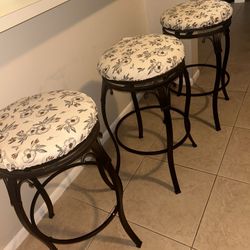  Bar Stools