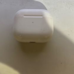 Apple AirPods (3rd Generation) Wireless Ear Buds, Bluetooth Headphones, Personalized Spatial Audio, Sweat and Water Resistant, Lightning Charging Case