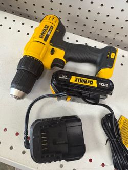 Dewalt new Kit drill driver 20v, battery and charger