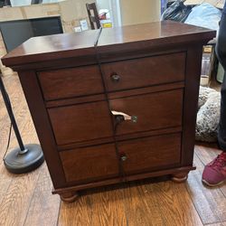 Side Table Dresser - Solid Wood Charging Side Table
