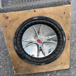 10 inch kicker subwoofer inbox 1200 W Sony explode amp