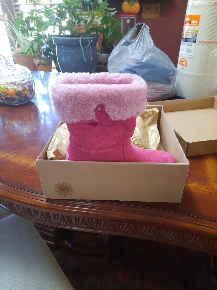 Brand New Ugg Size 4