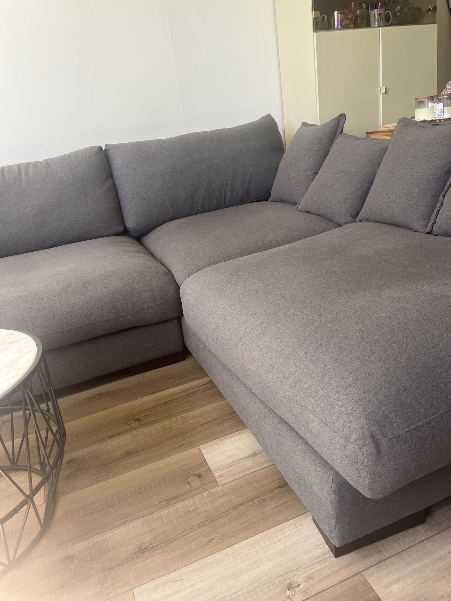Sofa / Couch. ( " "  Designs Wayfair )Upholstered Reclining Sectional. Like Née Great Condition!! $857   Obo  T