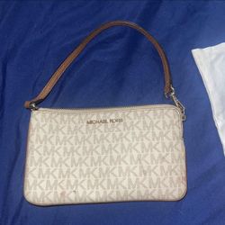 Micheal Kors hand bag 
