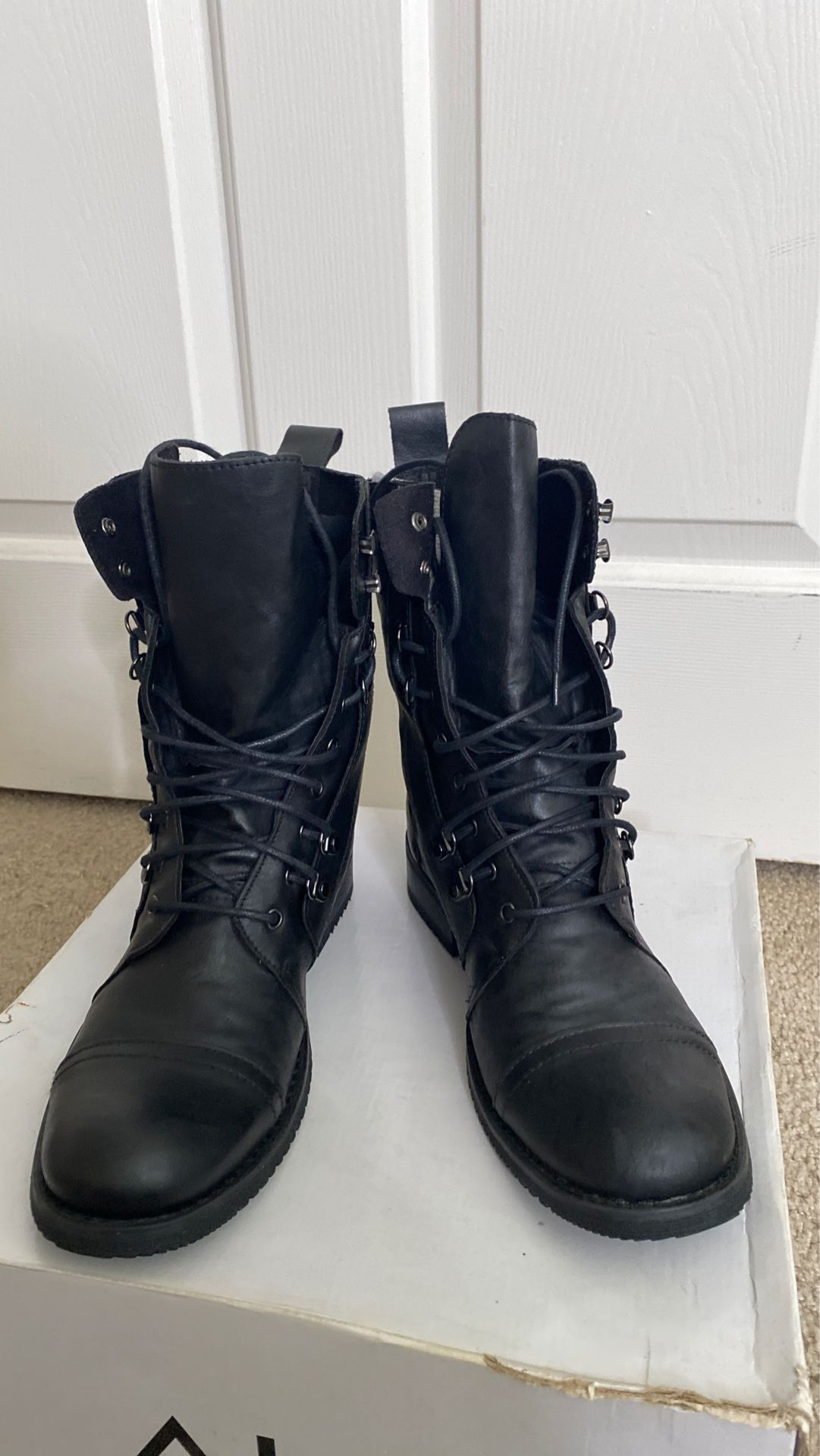 Men’s black boots