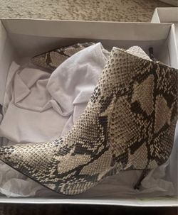 Booties SCHUTZ