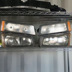 2005 Chevy Silverado 1500 Headlights 