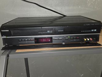 Toshiba DVR620KU DVD and Video Cassette Recorder,