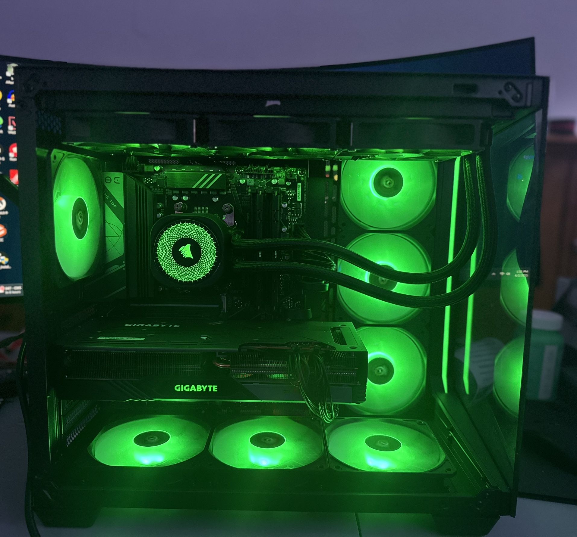 New Prebuilt Gaming PC | RX 7800 XT + Ryzen 9600X