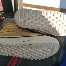 Sk8 MTE VANS BOOTS WORN ONCE!!!!!