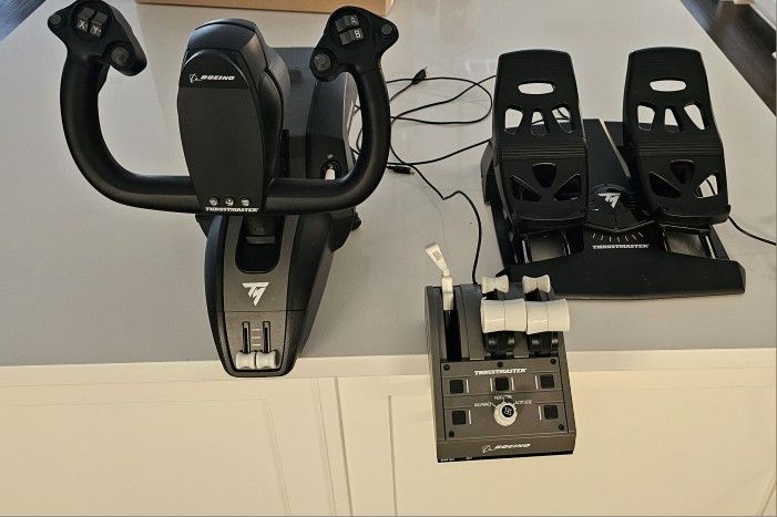 Thrustmaster Yoke/Throttle Quadrant/Rudder Pedals