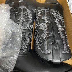 BRAND NEW Men’s Cowboy boots.