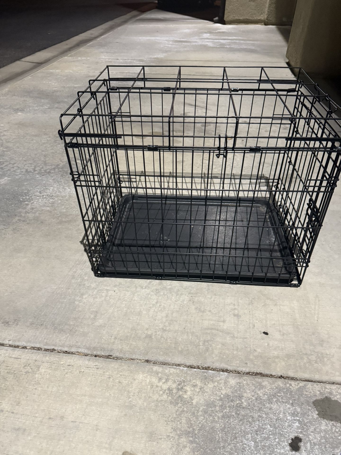Black Metal Dog Crate 