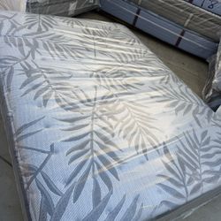 New Queen Size Sealy Mattress