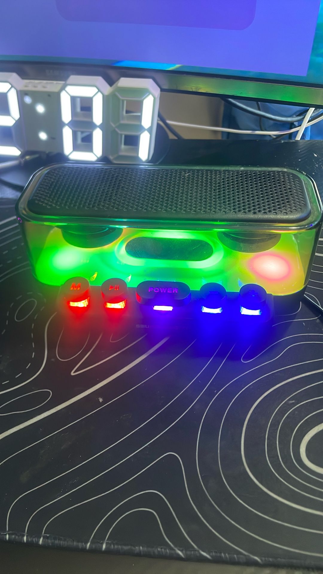Very Good RGB Speaker With Keyboard Switches