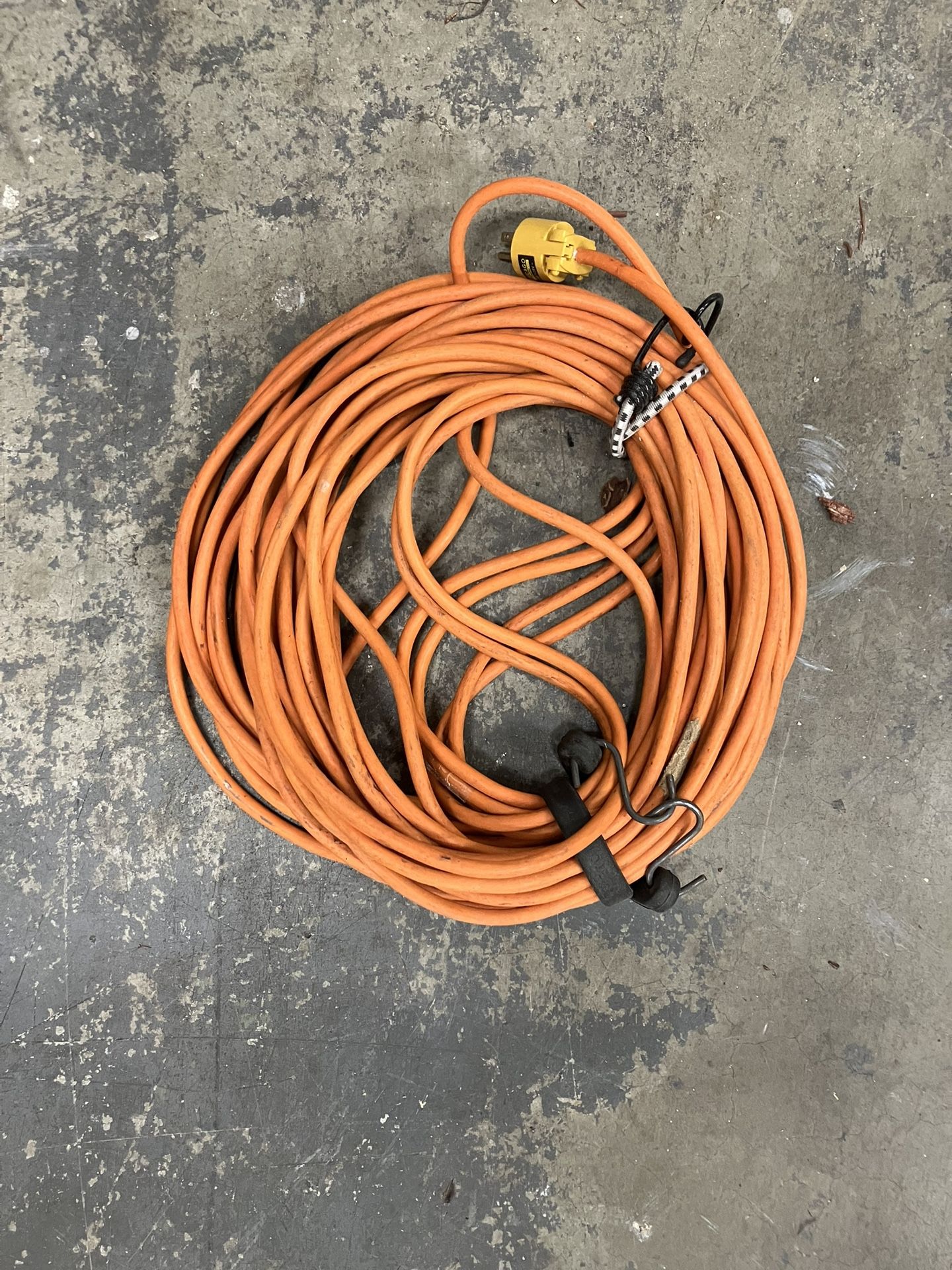100’ 12 Gauge Extension Cord