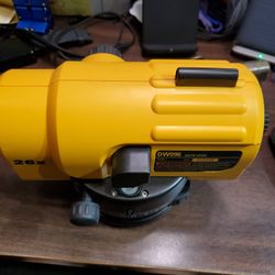 Dewalt DW096 Level