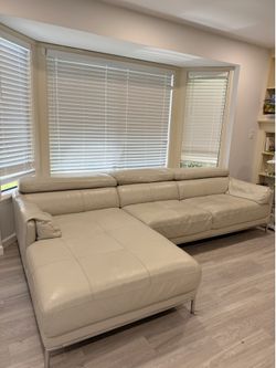 Free – Kasala Sofa (Moving)