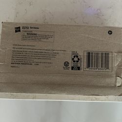 Hasbro E5753 Dart Blaster. New 