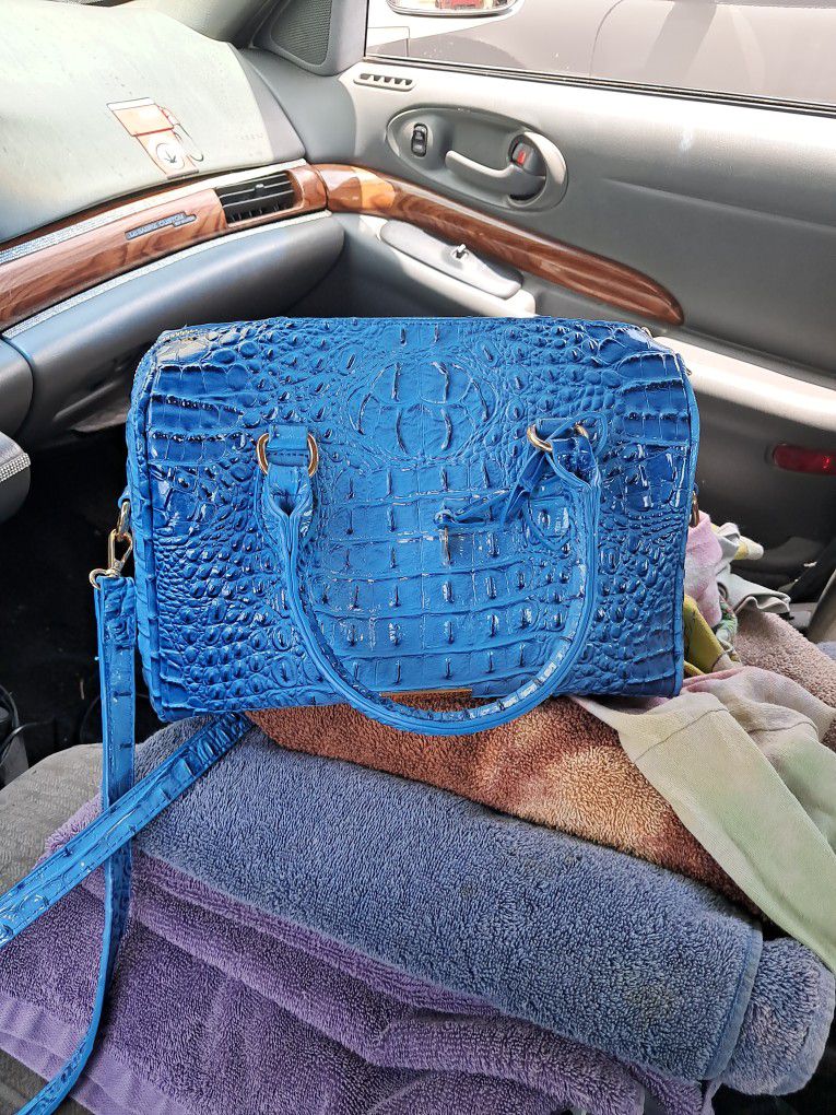 Fashionable Crocodile Embossed Tote Bag