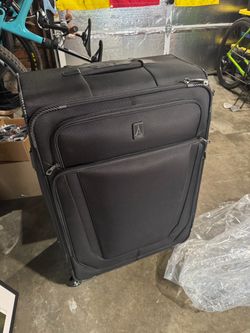 Travelpro Crew VersaPack 29" Expandable Spinner Checked Roller Bag