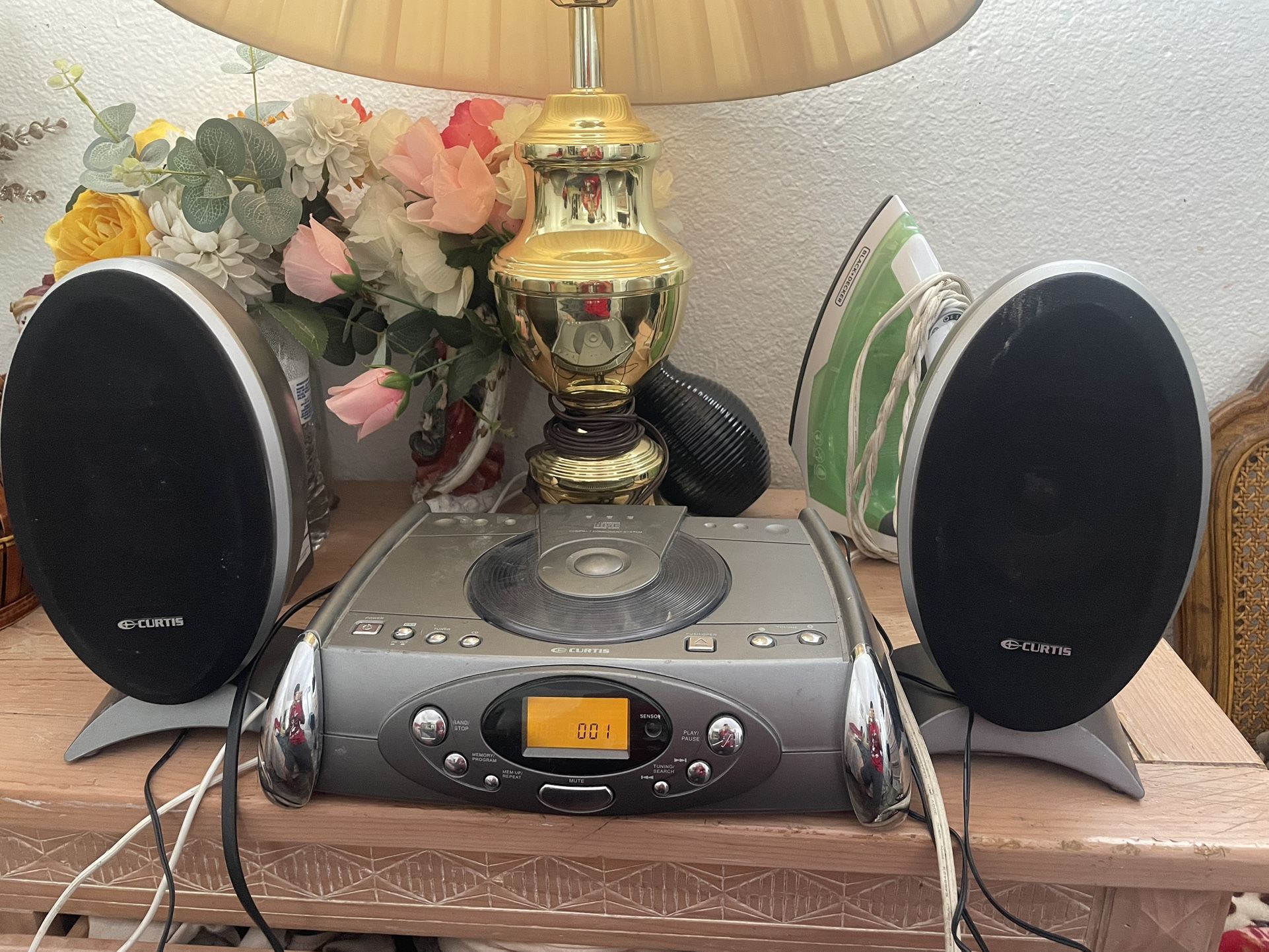 Curtis RCD843 Compact CD AM & FM Radio Stereo System