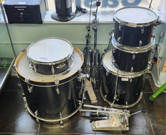 Pearl Xport Series Drum Set