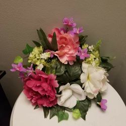 Floral centerpiece 