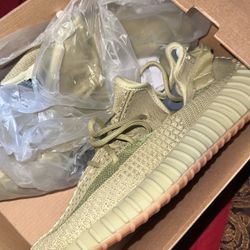 Yezzys Matcha Green Tea Size 11 BRAND NEW