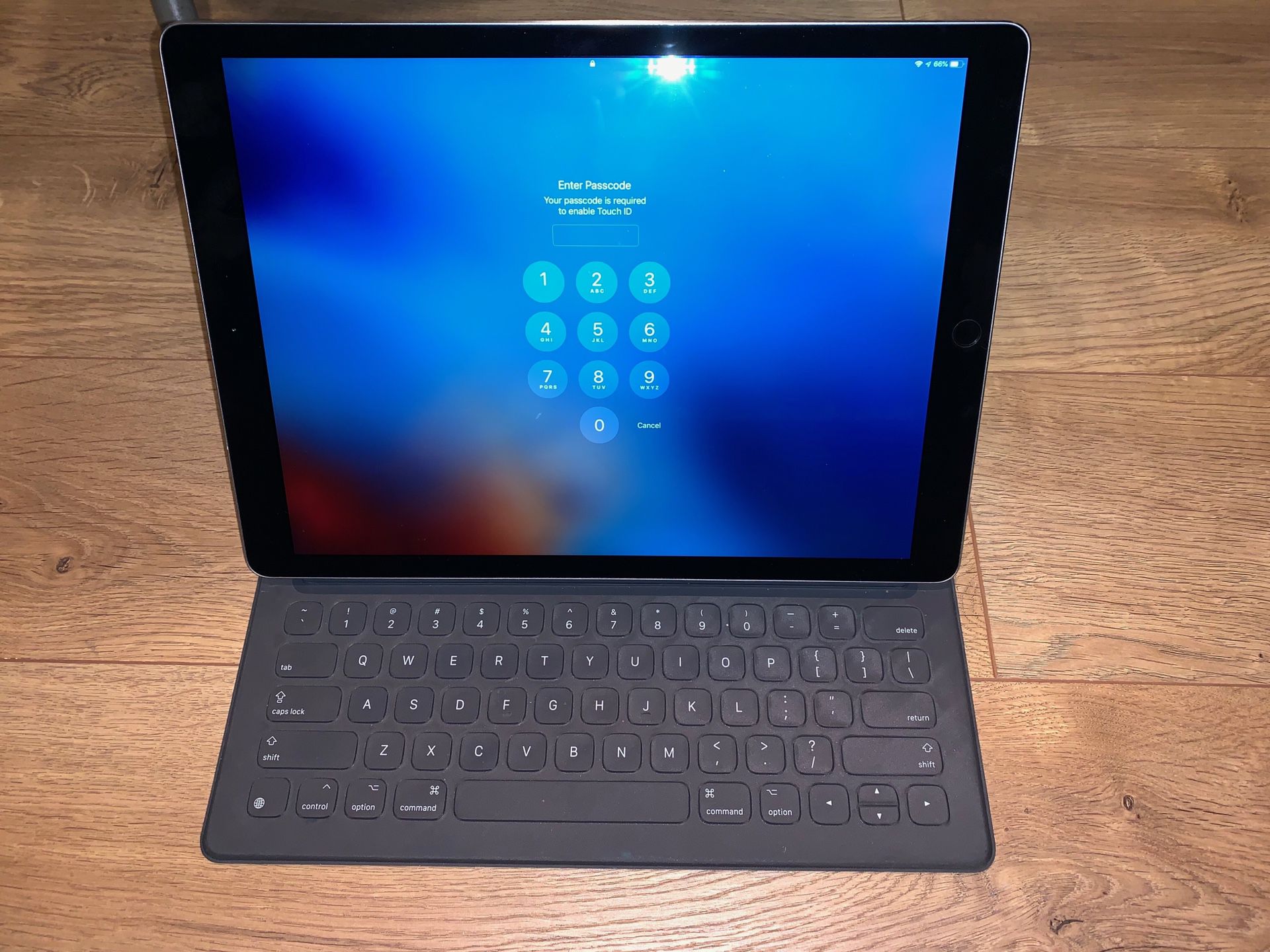 Apple IPAD PRO (2017) 12.9” 128GB with Smart Keyboard and Pencil