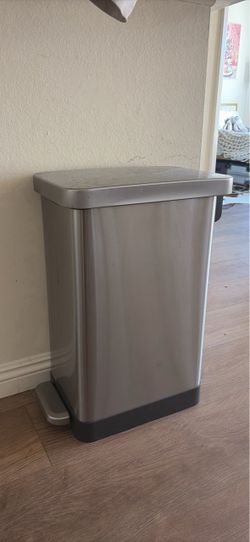 Trash can