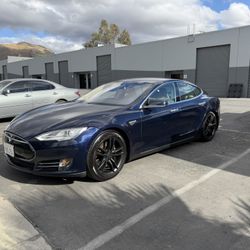 2014 Tesla Model S CLEAN TITLE 74,000 Miles 