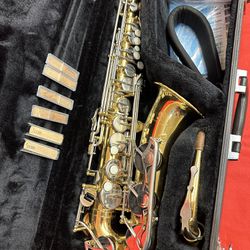 YAS-26 Yamaha Alto Saxophone with New Reeds $950 Firm