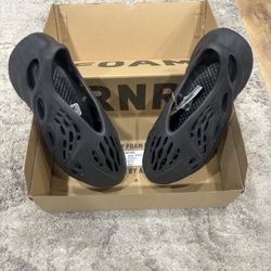 YEEZY FOAM RUNNER 'ONYX' - Size 13M