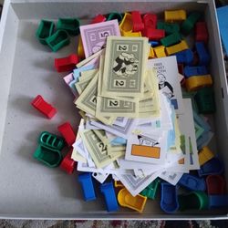Monopoly En Buenas Condiciones Solo Se Usó Una Vez Como Nuevo Todo Completo $5
