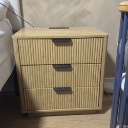 Set Of 2 Night Stands With Charging Station 