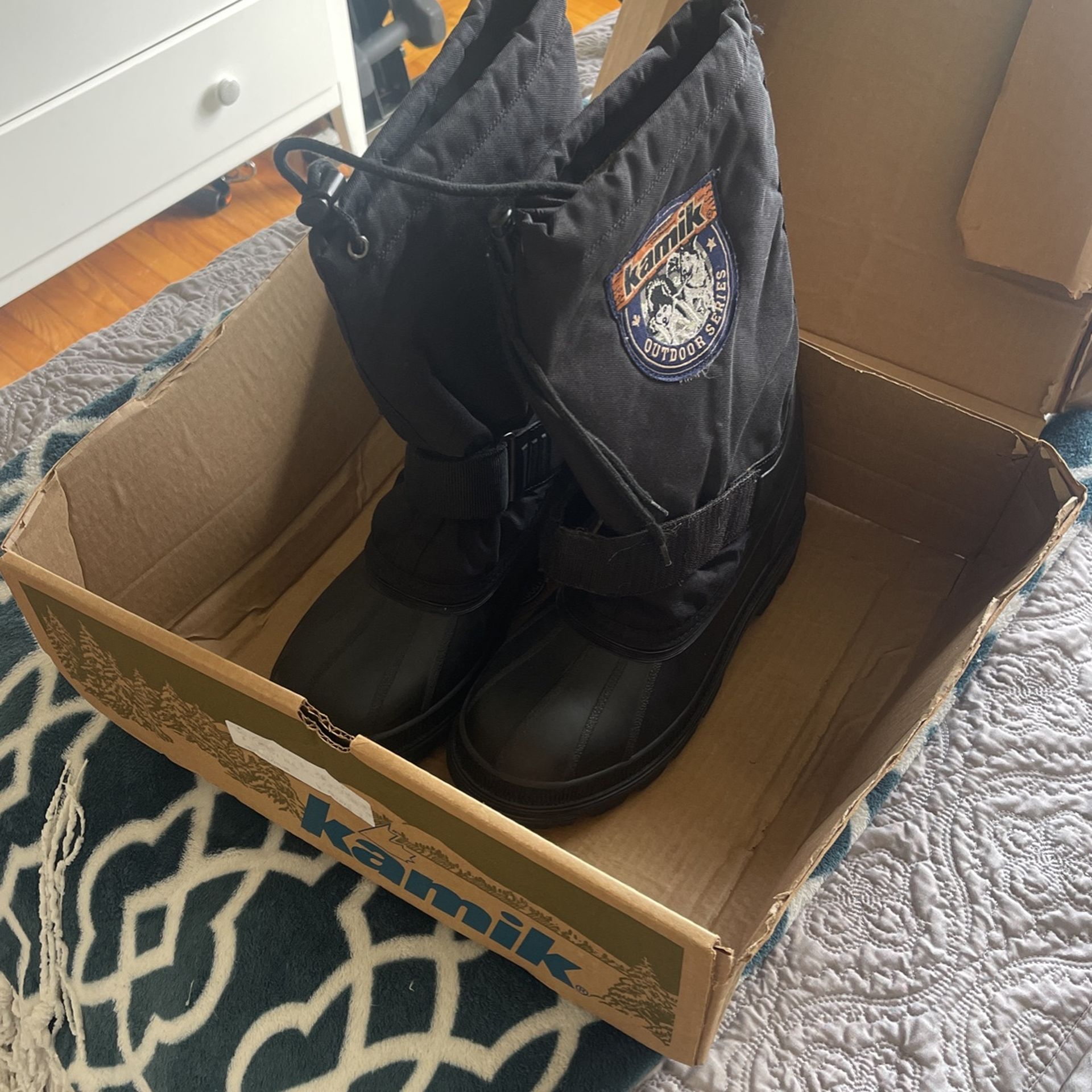 Size 9 Brand New Kamik Snow Boots