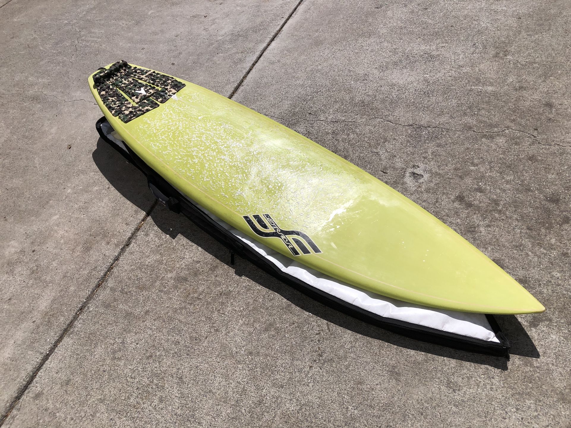 Estrada Surfboard Pure Glass 6’ 2” Derringer Mini Gun Shape with bag