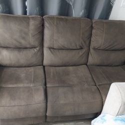 Reclining Couch 